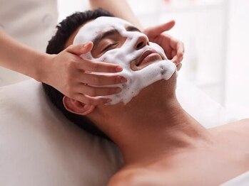 シオナ(Siona)の写真/スキンケア悩みを抱えるメンズに◎当店の《メンズ☆ハーブピーリング》にて根本原因に速攻アプローチ！