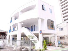 女性専用サロン プティ プティ(Petit-Petit)/青と白モチーフの外観が目印☆