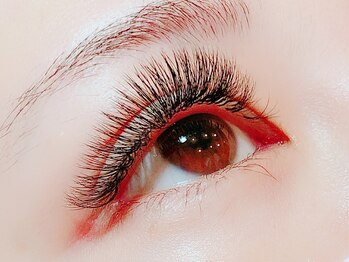 アンムートルーナ(Anmut Luna)/ボリュームラッシュ