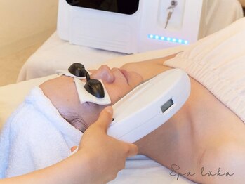スパレーカ(Spa laka)の写真/老けたくないを応援！ほうれい線・たるみ・肌悩みに、最新光マシンでアプローチ☆