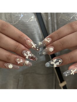 キラキラ埋め尽くしネイル