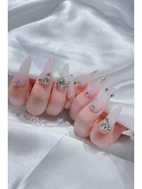 大粒ビジューのワンホンネイル