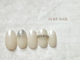 キラキララインビジューネイル