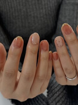 エム ネイル(emu nail)/シンプル×ドットネイル