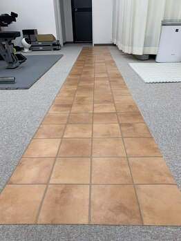 しま整骨院/歩行分析レーン