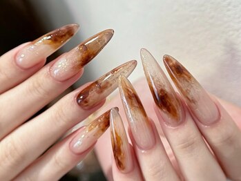 ラッキー(Lucky)の写真/人気のスカルプは長さ出しで理想の美フォルムに☆自爪が短い方や爪の形が気になる方も、憧れの指先へ♪