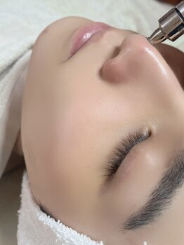 オウカ(OUKA)の写真/毛穴エクストラクション/毛穴洗浄メニューが大好評♪拡大鏡で毛穴診断してお客様に合った施術を行います☆