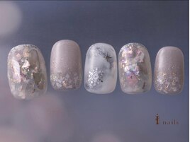 透け感オーロラ雪ネイル