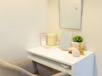 ロコラッシュ 横浜店/まつげパーマ/パリジェンヌ/LED