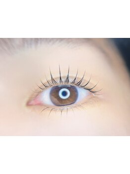 ナチュラル上品な目元にしたい