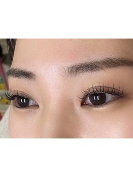 ナチュラル上品な目元にしたい