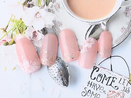 透け感桜ネイル