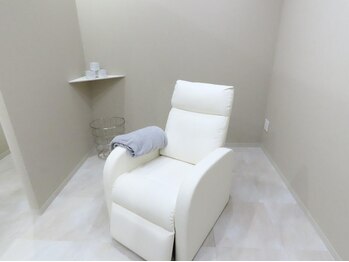 アン フェミン(une FEMIN)の写真/初めての方やメンズの方でも！【全室オシャレな半個室プライベート空間♪】人目を気にせず通いやすい◎