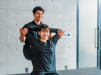 カロリートレードジャパン 一宮本町店(CALORIE TRADE JAPAN)の写真/【初回全身ストレッチ30分¥1100】自分だけでは伸ばしきれないところをプロトレーナーと一緒にストレッチ☆