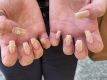 サクノネイル(SAKUNONAIL)/ベージュスタッズネイル
