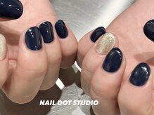 ネイルドットスタジオ 堺筋本町(NAIL DOT STUDIO)/ネイビー × グリッター