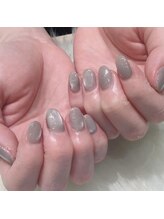 トゥエラ(twelor)/グレージュマグネットネイル