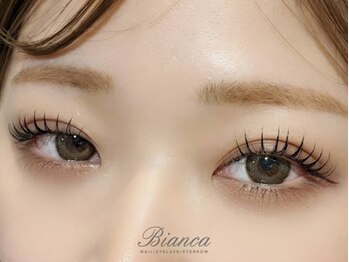 ビアンカ 恵比寿西口店(Bianca)の写真/超軽量&ボリュームある美まつ毛に♪【3Dボリュームラッシュ100束¥6180】軽い付け心地♪眉毛のsetもお勧め◎