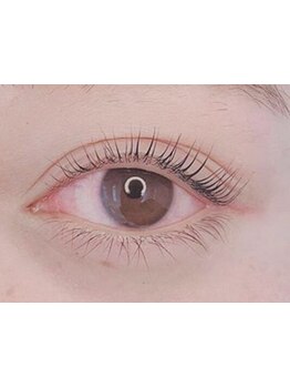 ナチュラル上品な目元にしたい