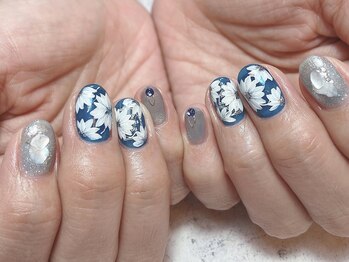 シキナ(shikina)/フラワー　手描き　キラキラ