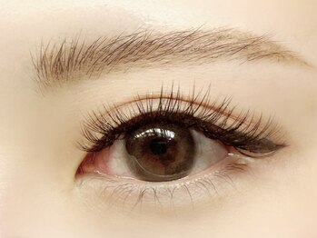 ティースリービューティー(T3Beauty)の写真/【欧米のフサフサタイプもワンホン束感も！】ボリュームエクステで叶う☆理想のお目元をご相談ください！