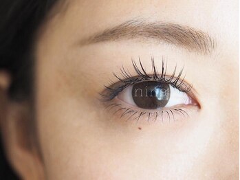 ニーナ(nina)/ 上下マツエク[弘前]