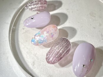ブレスネイル(brace Nail)の写真/【トレンド定額ネイル¥11,500】大人の余裕とかわいらしさを指先に。上品だけど華やかな大人かわいいネイル