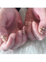 トゥエラ(twelor)/チェックｘハートネイル