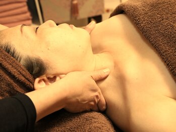 ココ(koko.)/デコルテはお顔のムクミにも◎