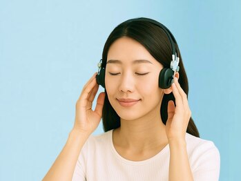 ルアナシンフォニア エクシア 東銀座店(Luana-Sinfonia)/3,目元にヘッドセットを装着