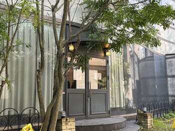 アルセ(arce)の写真/5月1日、天文館に移転オープン！＊東千石町10-1-1F/美容室DECORに隣接しております♪