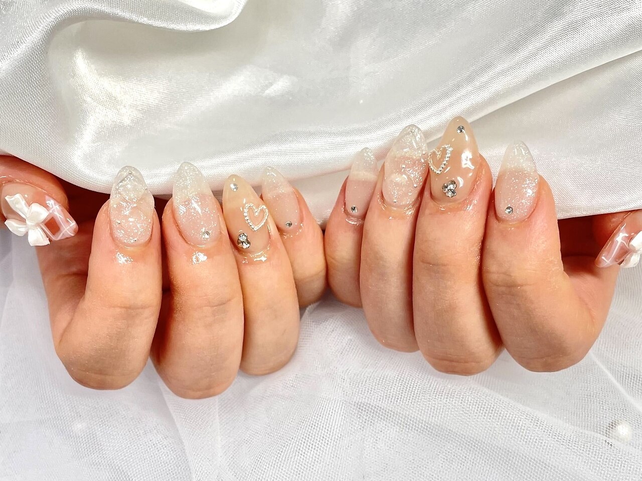 2026年冬トレンド】ホワイト ワンカラー ハンドのネイルデザイン集