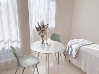 モア(MORE)/《サロン》