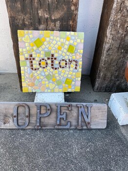 トトン(toton)/看板2