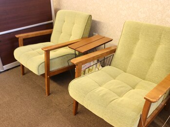 みやもと整骨院/院内の待合スペース◎