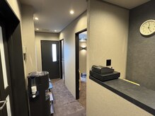 鍼灸整骨ミヤビ 札幌八軒(鍼灸整骨MIYABI)の雰囲気（待ち合い完備、ウォーターサーバーもあります。）