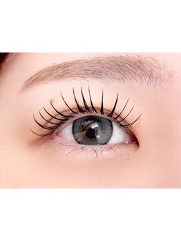 特別な日に合う華やかな目元にしたい