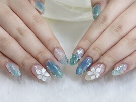 夏の人気海外ガーリー海ネイル