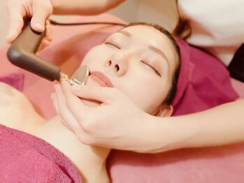 ラジェニアテンアンズ(Rajeunir 10 ans)/じっくり温めお肌のお悩み解決◎