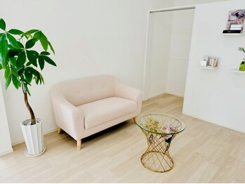 アール(R)の写真/圧倒的持続力＆美しい仕上がりで話題!【特許取得のLEDエクステ取扱店】サロン帰りのかわいいがずっと続く♪