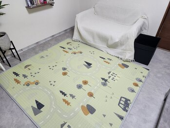 イーネ(e_ne)/サロンの内観