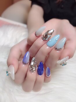 エム(EM)/ブルーネイル