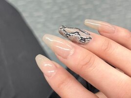 蛇柄ワンポイントネイル￥6660