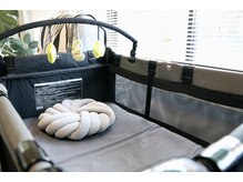 ディーエムジーネイル(DMG nail)の雰囲気（赤ちゃんのベッドもご用意しています。ママの隣で過ごせます♪）
