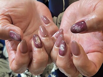 ツーバイマックスビューティー 吉祥寺(2by MAX BEAUTY)の写真/【デザインコースご用意◎】大人可愛いシンプルデザイン多数♪タブレットで映画や雑誌をみながらゆったり★