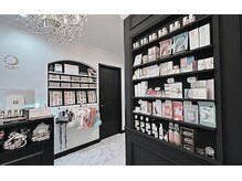 ツキ(TUKI+)/受付と待合スペースです