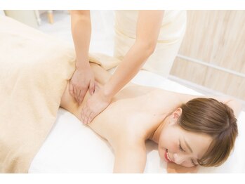 イーズ ミュゼ 梅田本店/全身リンパマッサージ