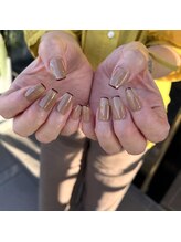 トータルサロン 白べぇーっ プラス/シンプル秋ネイル