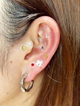 レイマハロ(Lei Mahalo)の写真/【耳ツボジュエリー】マッサージだけでも耳がポカポカし、効果実感◎おしゃれをしながら健康管理♪