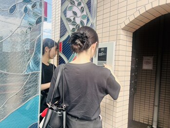 モア 多治見店(MORE)/ステンドグラスのエントランス♪